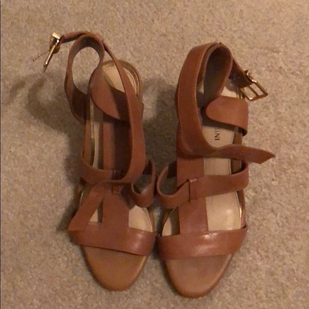 Gianni Bini Tan Sandals